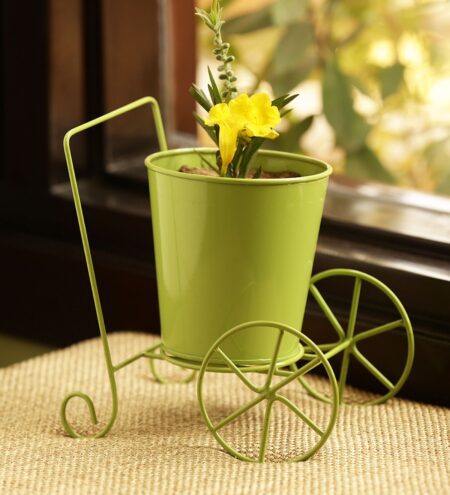 Plant On Wheels’ Table Cum Floor Planter Pot In Glossy Grass Green