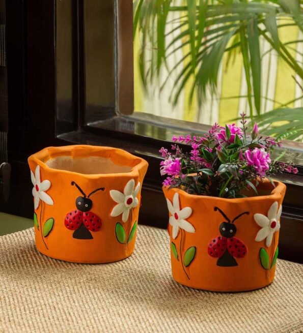 Bees & Buds Handmade & Hand Painted Planter Pot In Terracotta (Set Of 2 5 Inches)