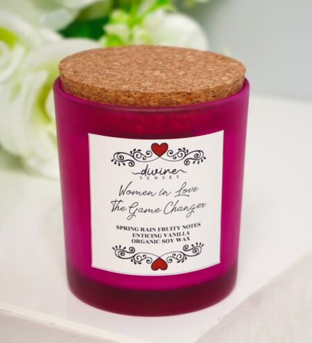 Love Gift Candle With Enticing Vanilla