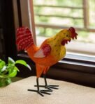 Rooster Ruckus Handpainted Garden Decorative Showpiece In Metal (11 Inches)